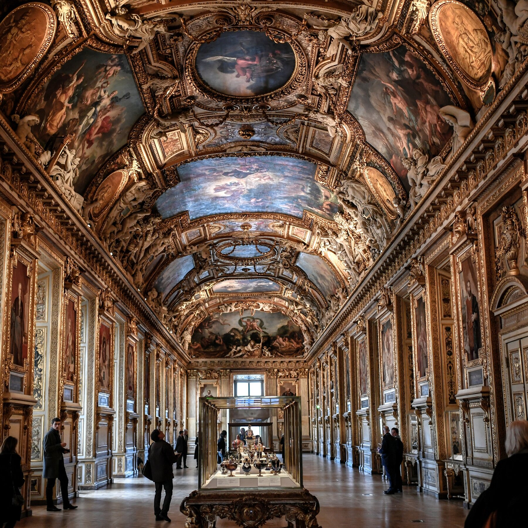 Louvre Heist Raises Security Concerns After Sunday Robbery