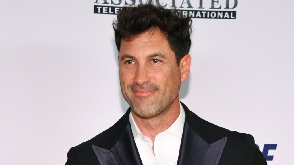 Maksim Chmerkovskiy Issues Urgent Apology to DWTS Colleague
