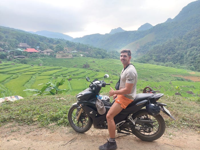 Man Leaves Stressful Job in Hawaii, Thrives in Vietnam for 6 Years