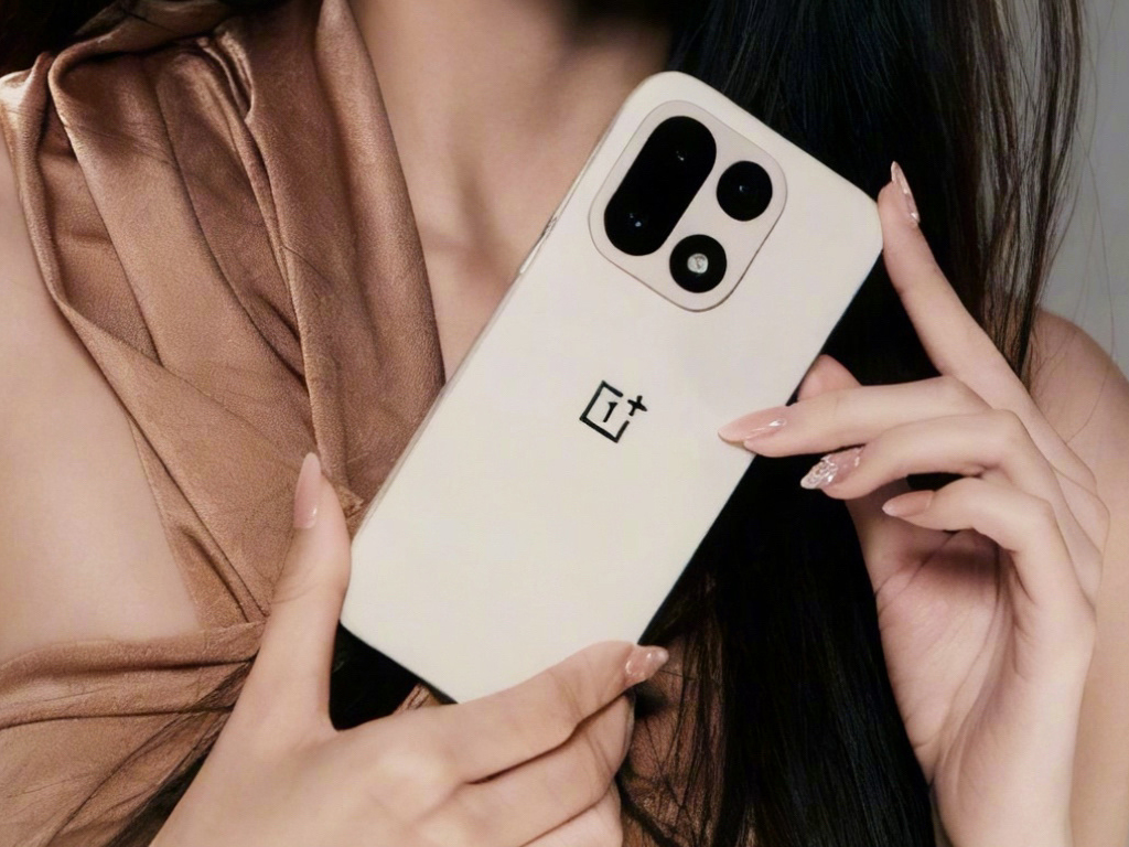 OnePlus 15 Leaks Reveal Key Specs for Snapdragon 8 Elite Gen 5