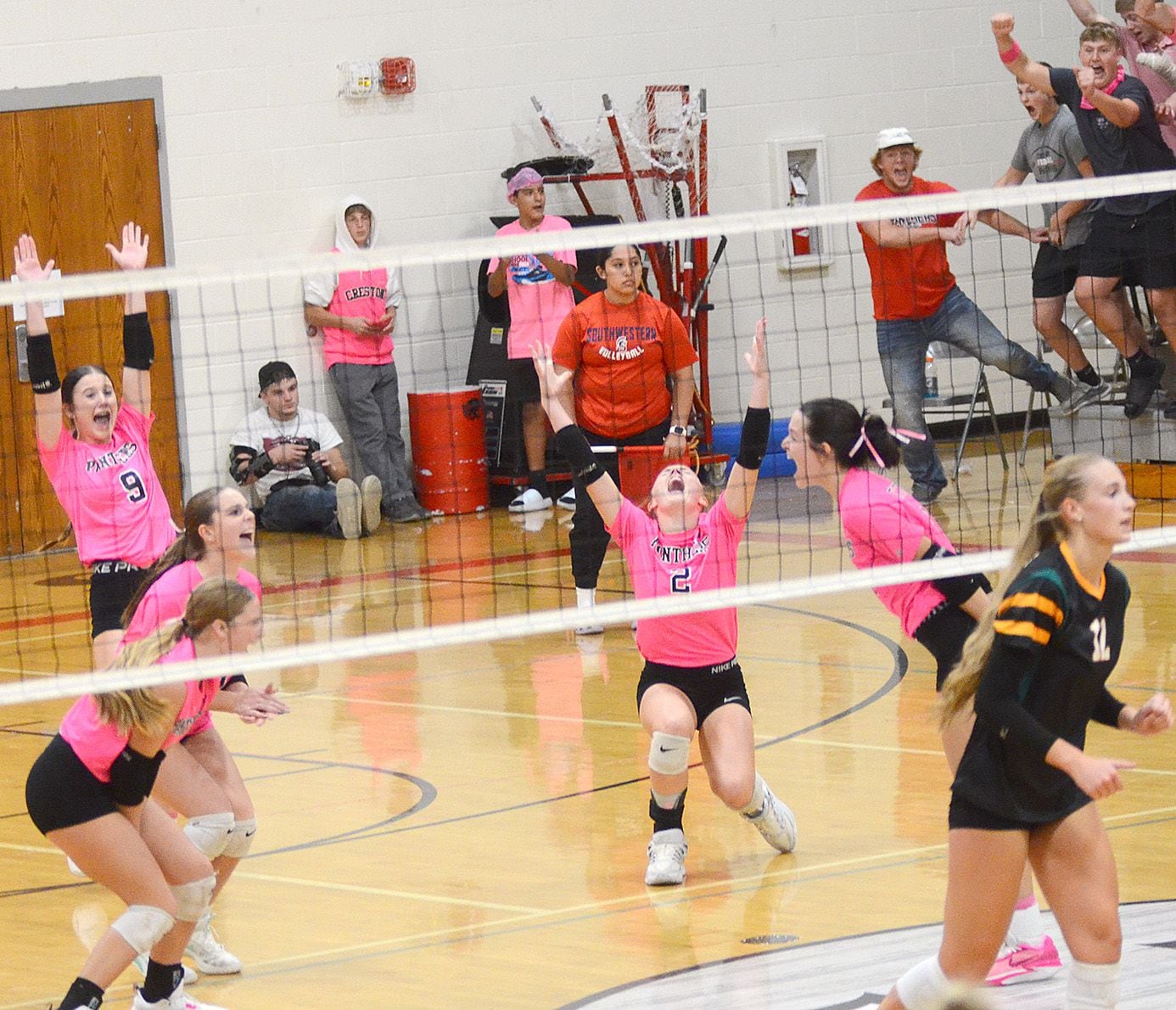 Panthers Edge Saintes in Thrilling Volleyball Showdown, 3-2