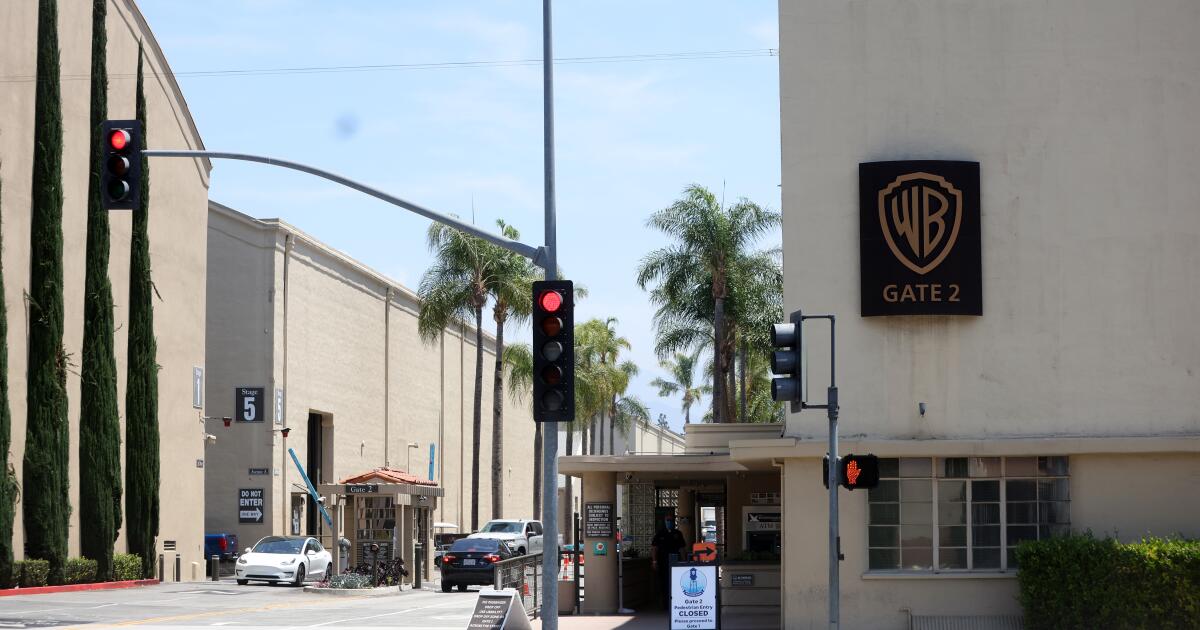 Paramount Launches Bid for Warner Bros. Discovery Amid Talks