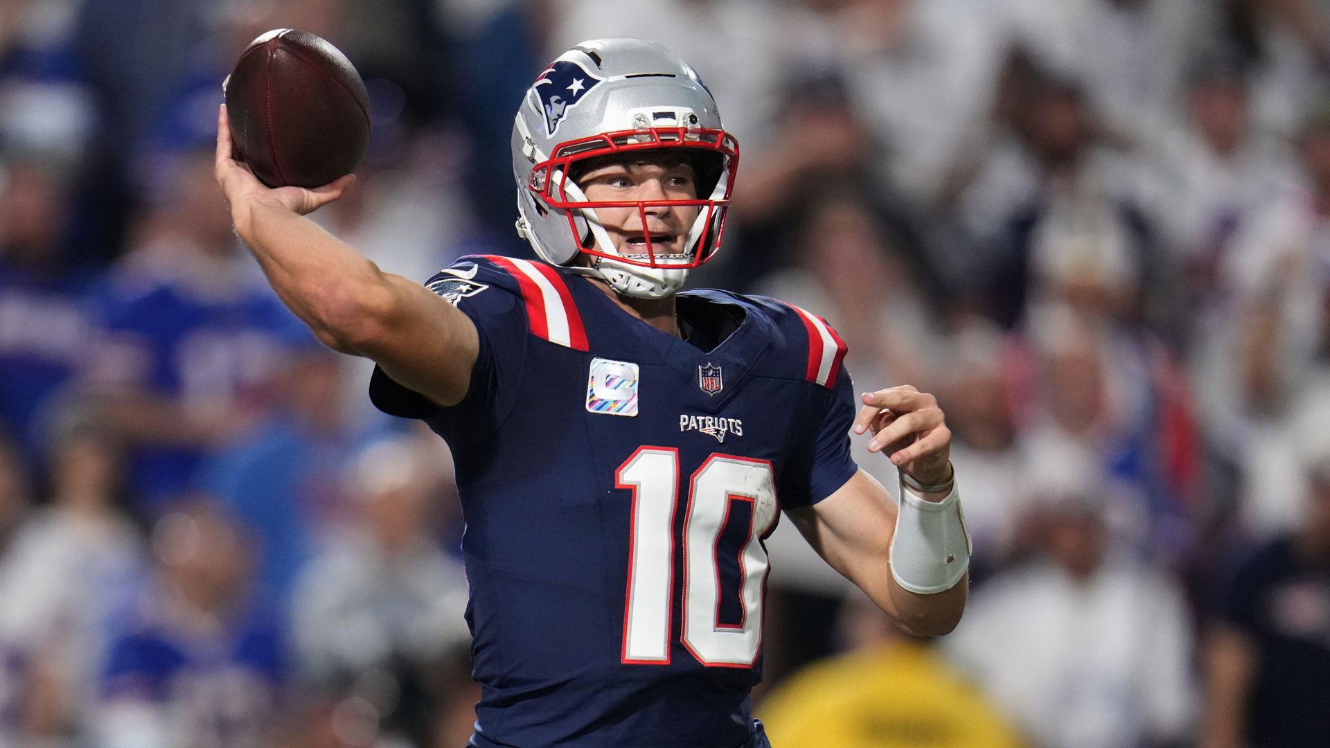 Patriots Defeat Bills, Ending NFL’s Unbeaten Streaks Early