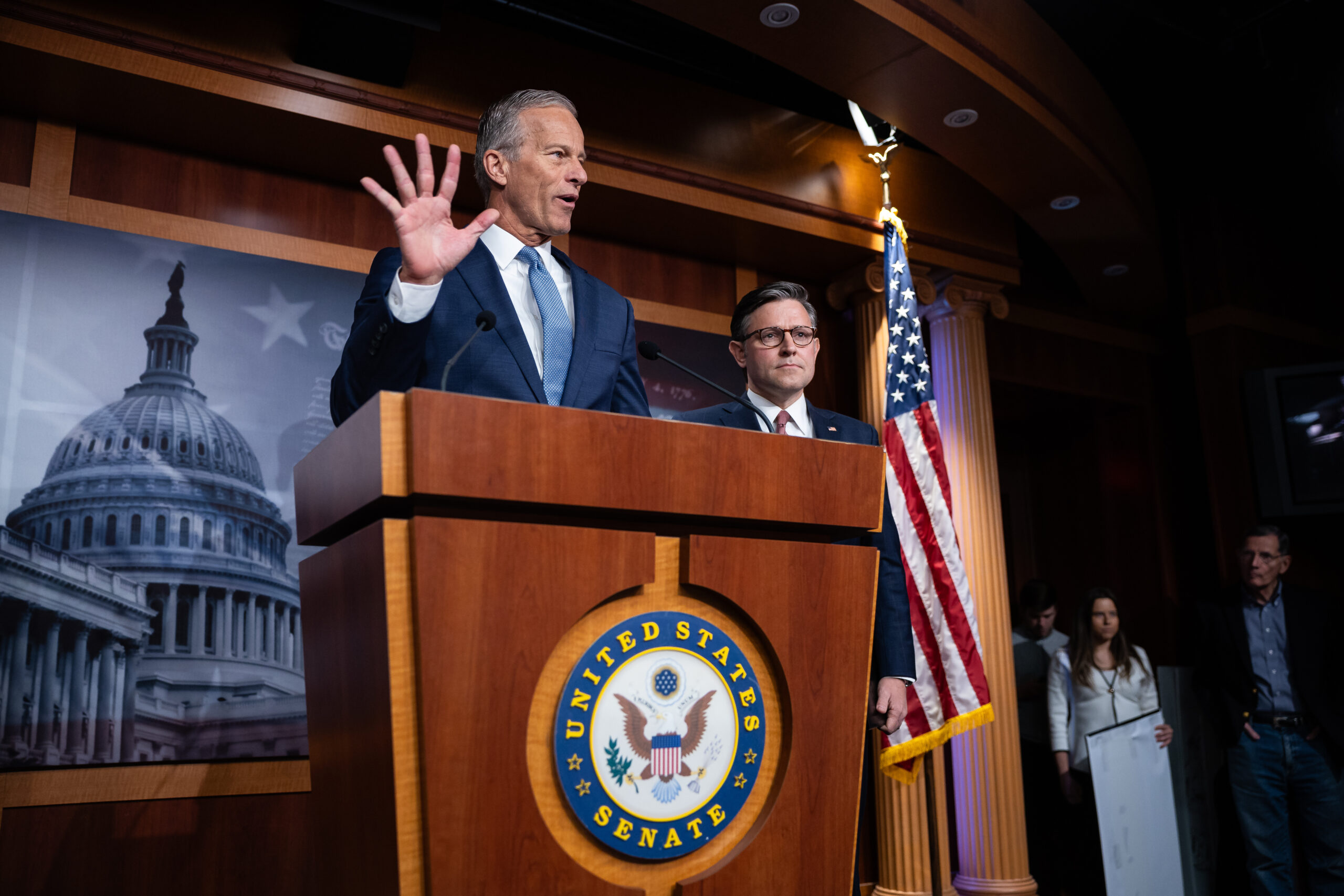 Republicans Intensify Tactics as U.S. Government Shutdown Hits Week 3