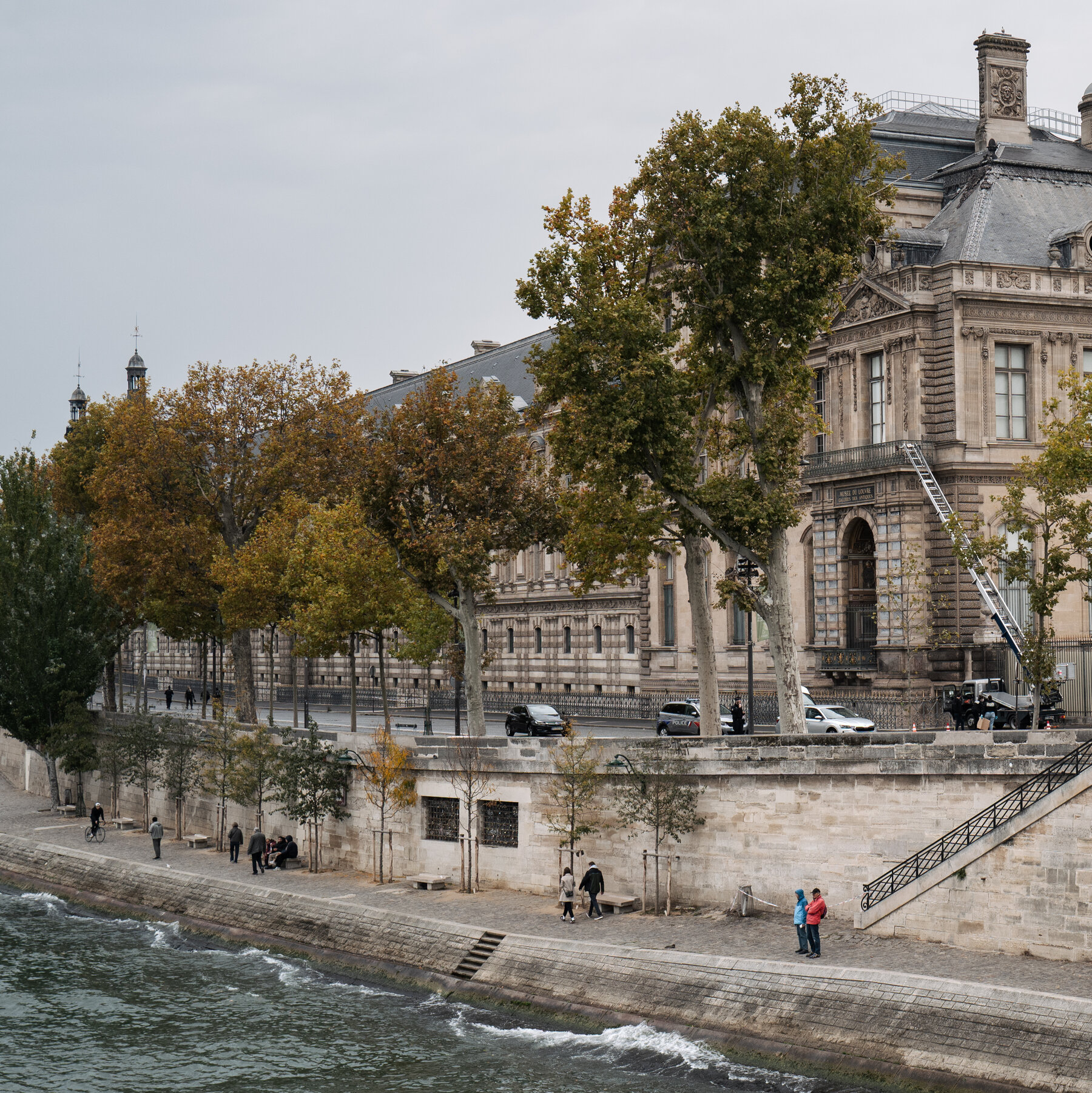 Robbery at the Louvre Shatters National Pride in France