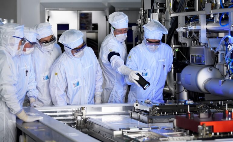 Samsung Invests $773 Million in ASML to Boost Chip Manufacturing