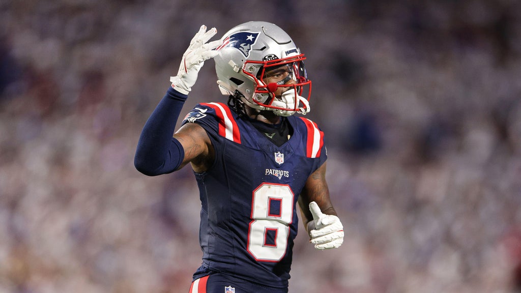 Stefon Diggs, Harold Landry Cleared for Patriots vs. Titans Clash