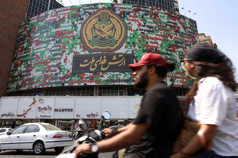 Tehran Adopts Resilient Stance After Renewed Sanctions