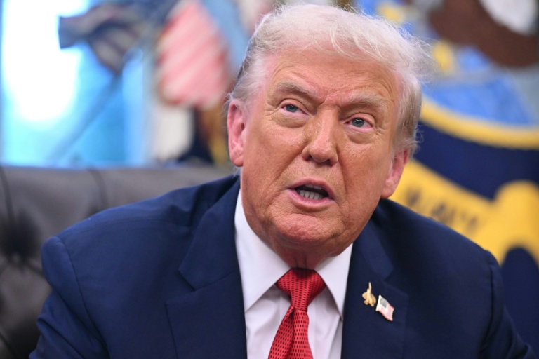 Trump Urges Israel to Halt Bombing, Claims Hamas Open to Peace
