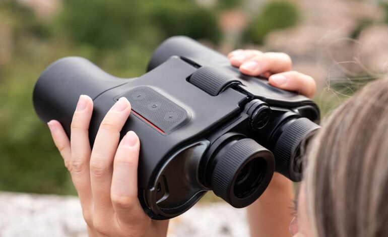 Unistellar Launches Smart Binoculars to Identify Mountains and Stars