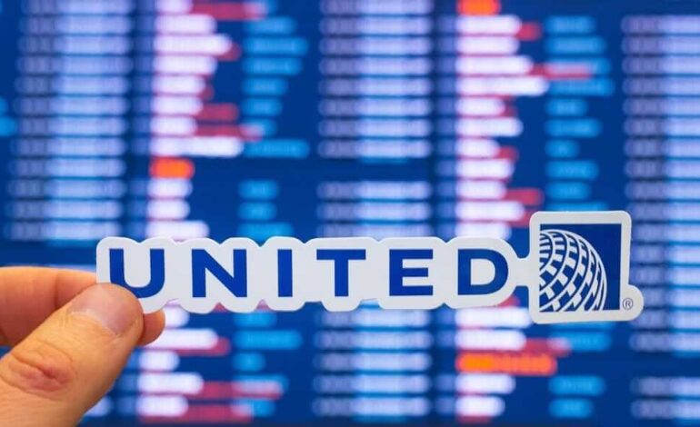 United Airlines Set to Reveal Q3 Earnings Amid Mixed Forecasts