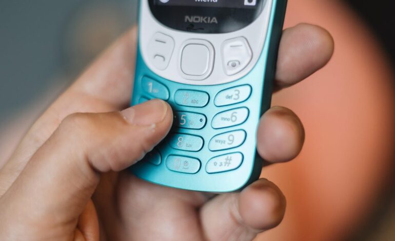 Urgent Alert: US Border Searches Surge, Consider Burner Phones Now