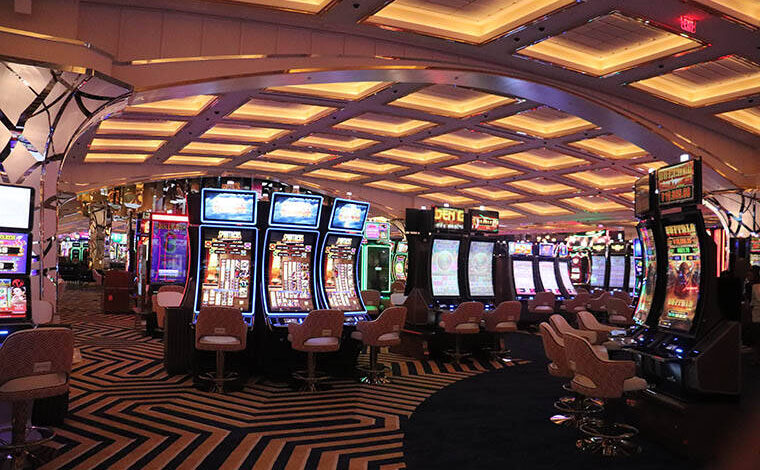 Vegas Casinos Shift Parking Fees: One Goes Free, One Charges