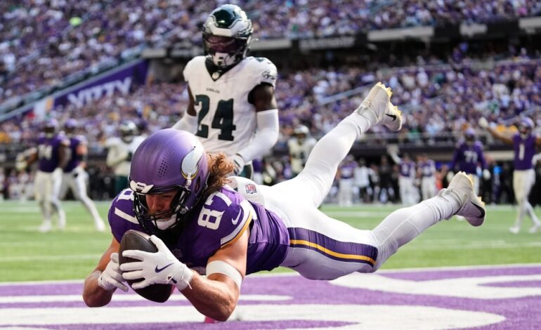 Vikings Fall to Eagles 28-22, Struggle in Red Zone Costs Victory