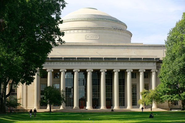 WalletHub Ranks America’s Top 10 Colleges for 2024