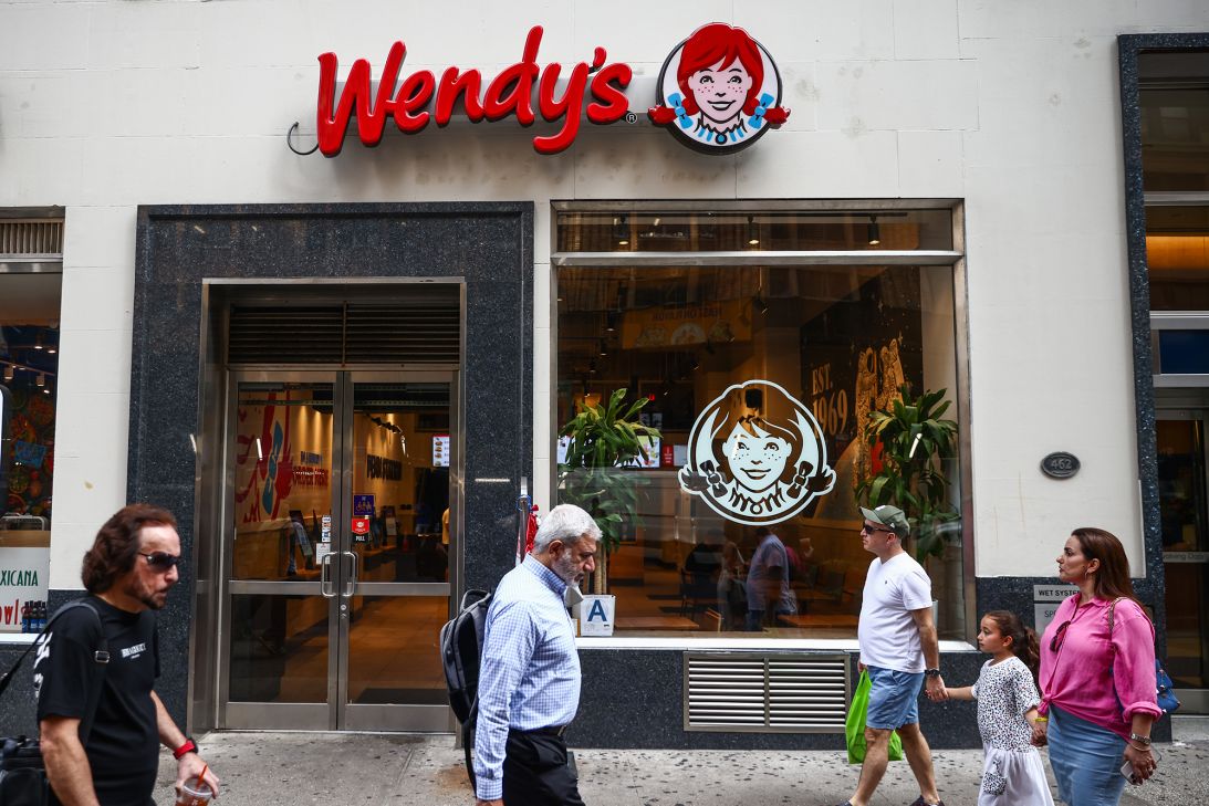 Wendy’s Faces Challenges as Stock Plummets and Leadership Shifts