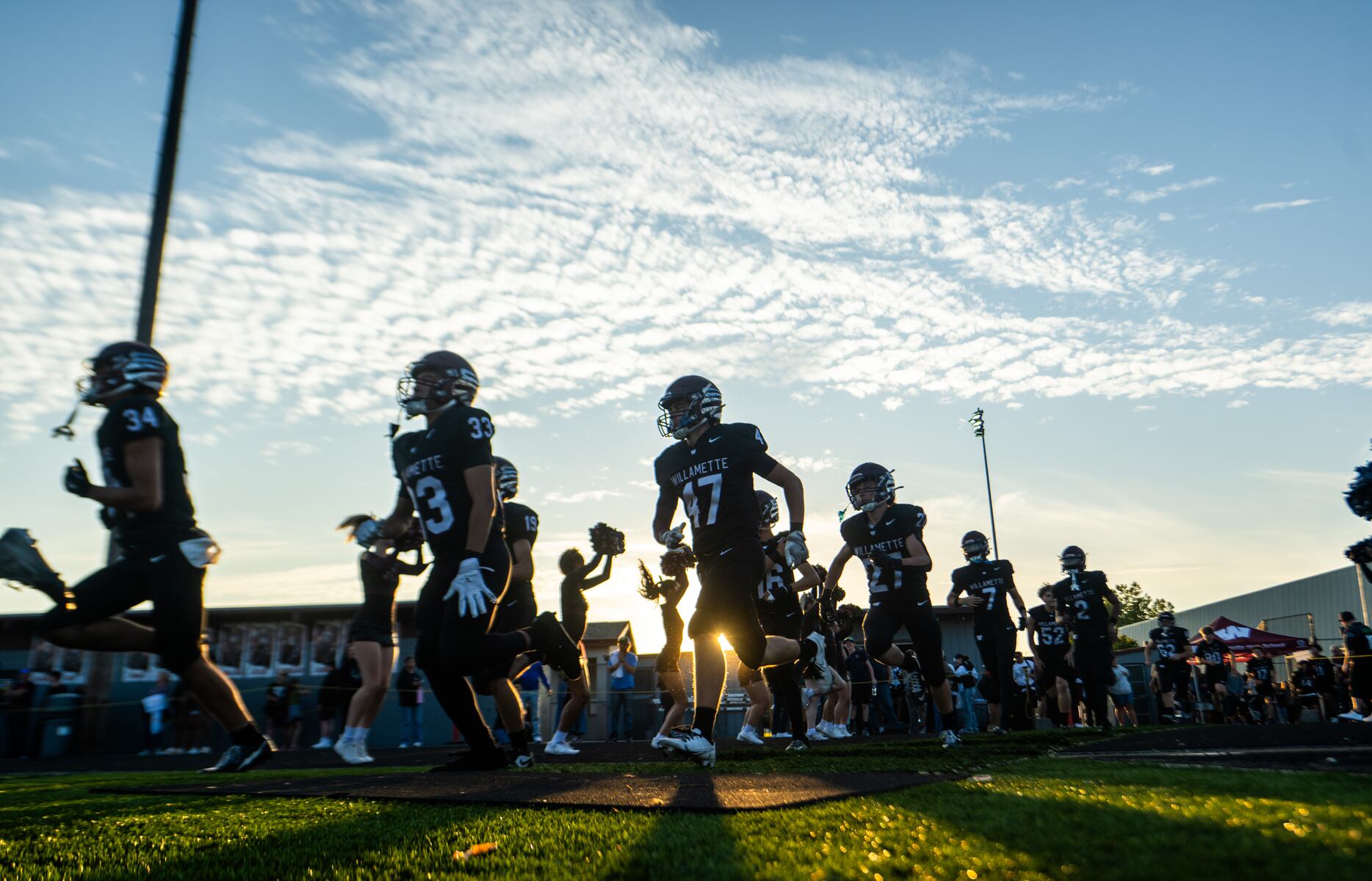 Willamette Secures 19-10 Win Over West Salem, Leads District