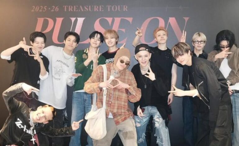 WINNER’s Jinu and Yoon Earn Praise for Supporting TREASURE Concert