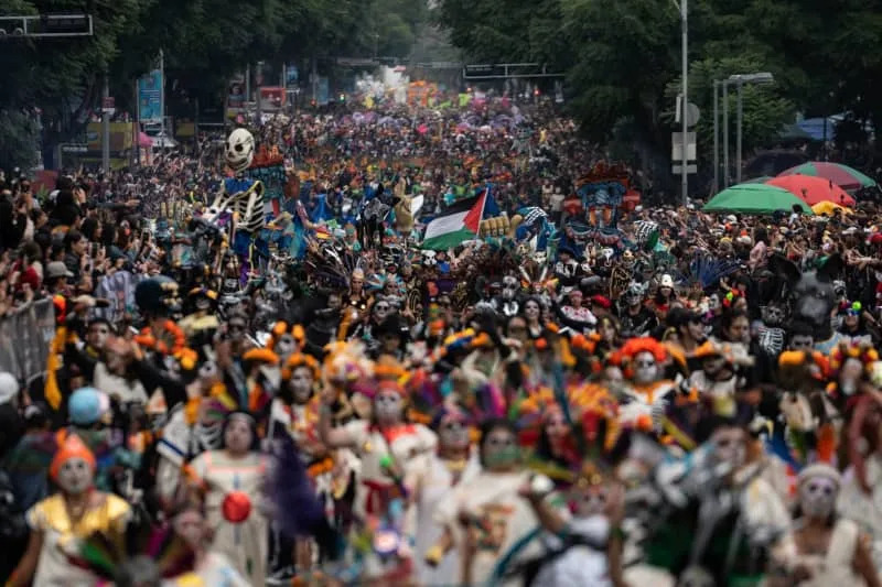 1.5 Million Celebrate Day of the Dead in Vibrant Mexico City Parade