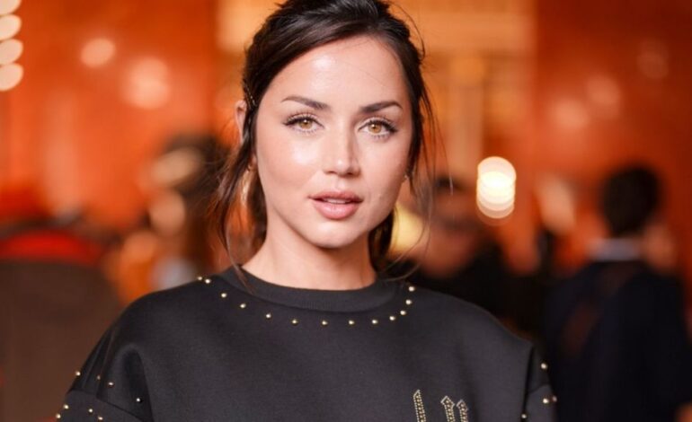 Ana de Armas Spotted Shopping Big Amid Tom Cruise Breakup