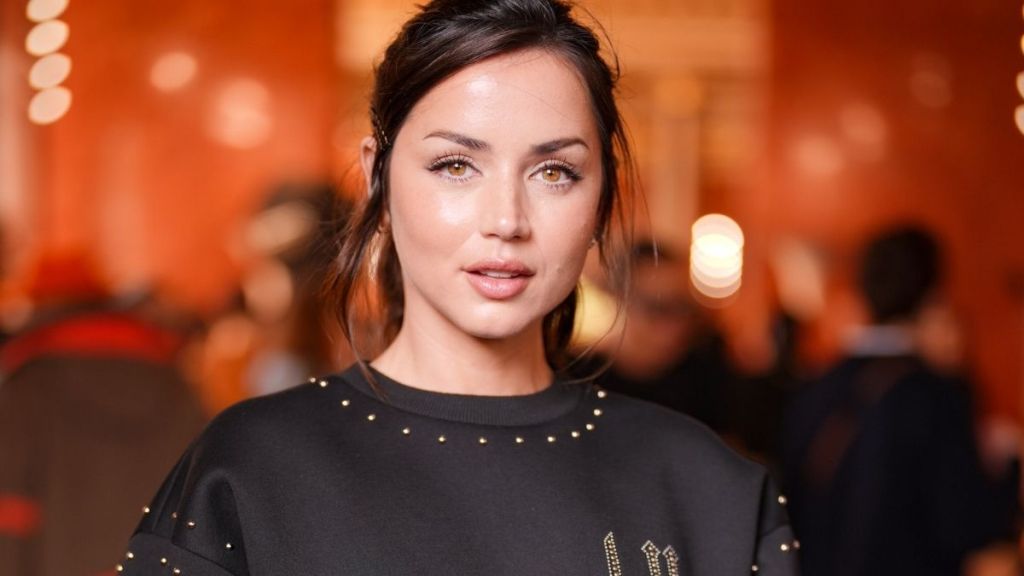 Ana de Armas Spotted Shopping Big Amid Tom Cruise Breakup