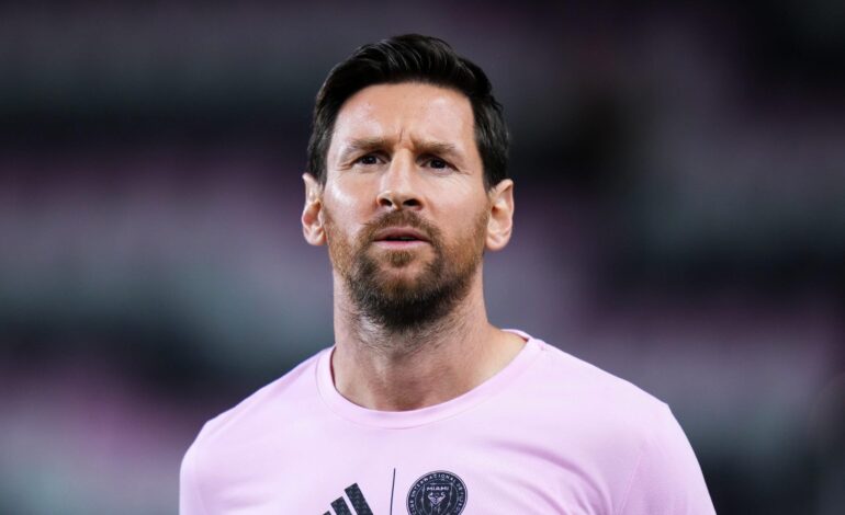 Barcelona Plans Lionel Messi Statue at Revamped Camp Nou