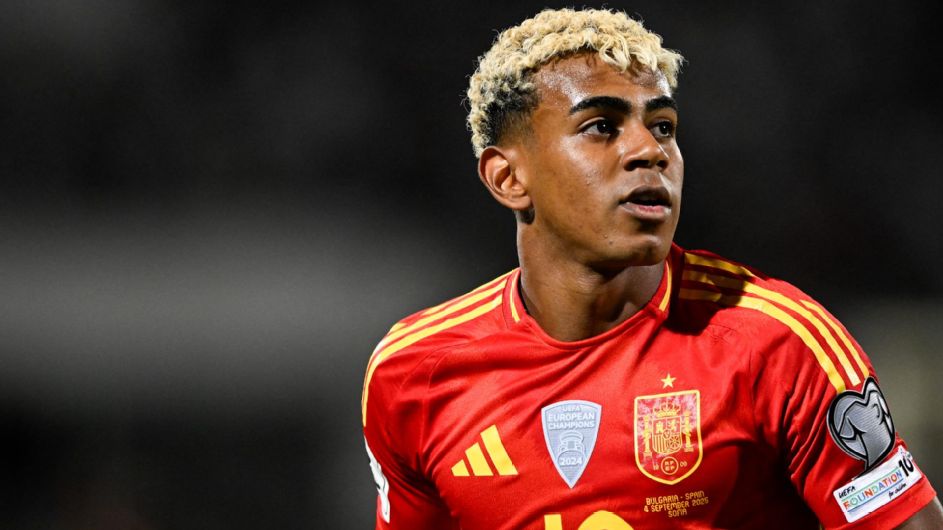 Barcelona Targets Grimaldo as Squad Revamp Begins