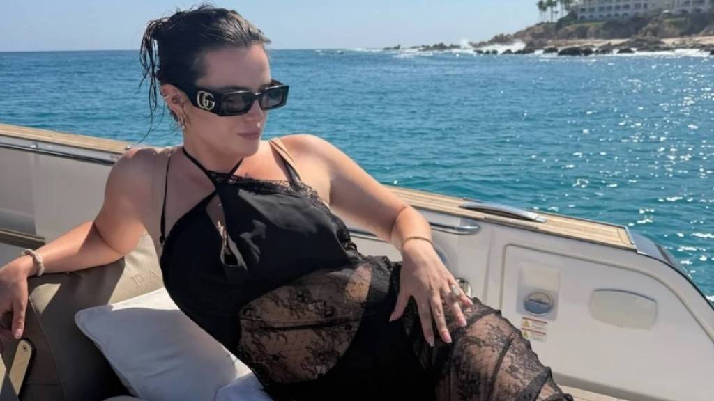 Bella Thorne Dances in Stylish Bikini on Boat – Must Watch!