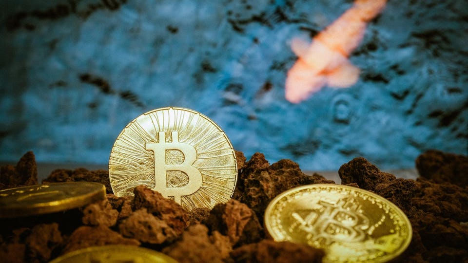 Bitcoin Dips Below $90,000 Amid Ongoing Crypto Selloff