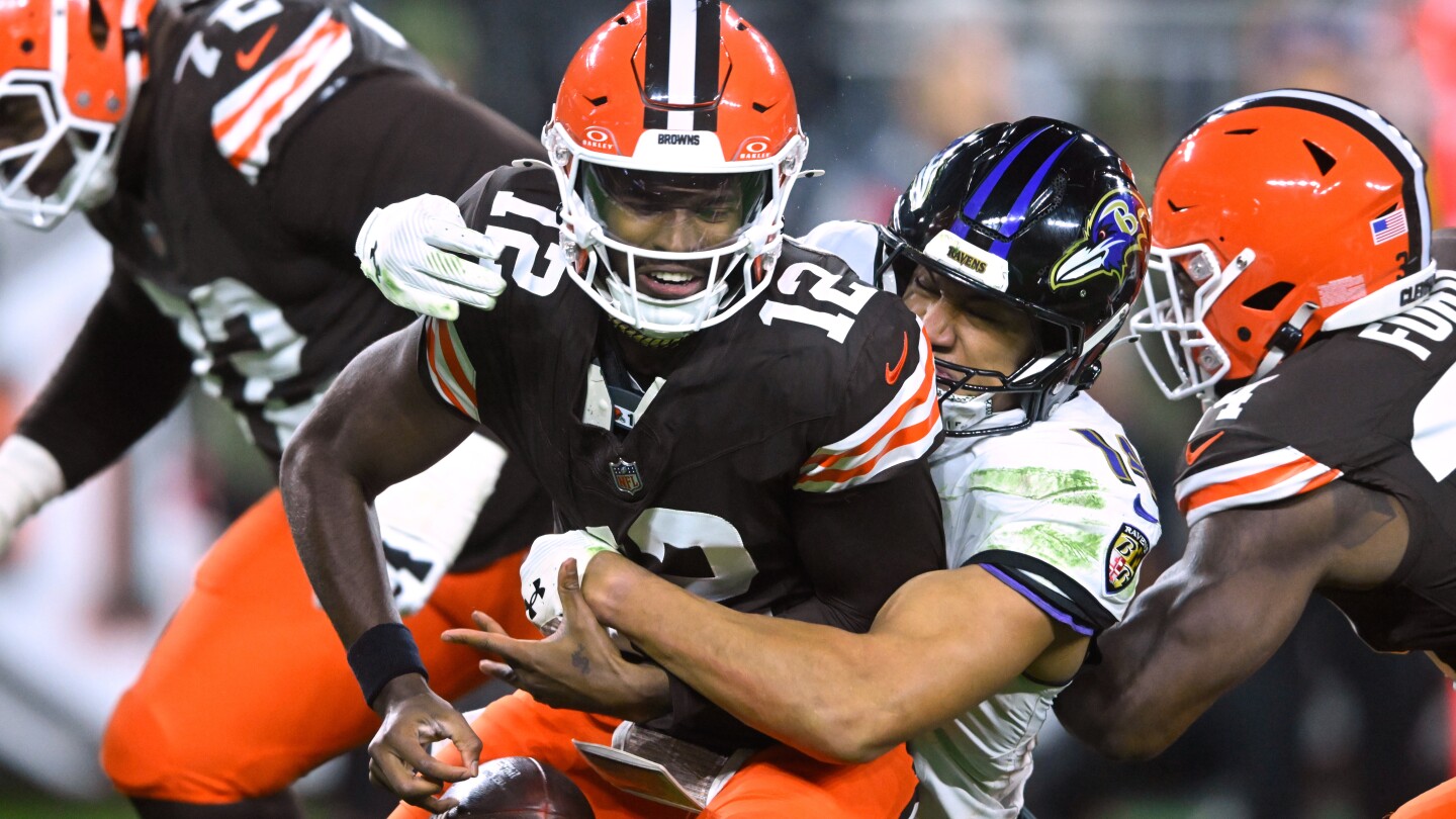 Browns QB Shedeur Sanders Debuts Amid Concussion Concerns