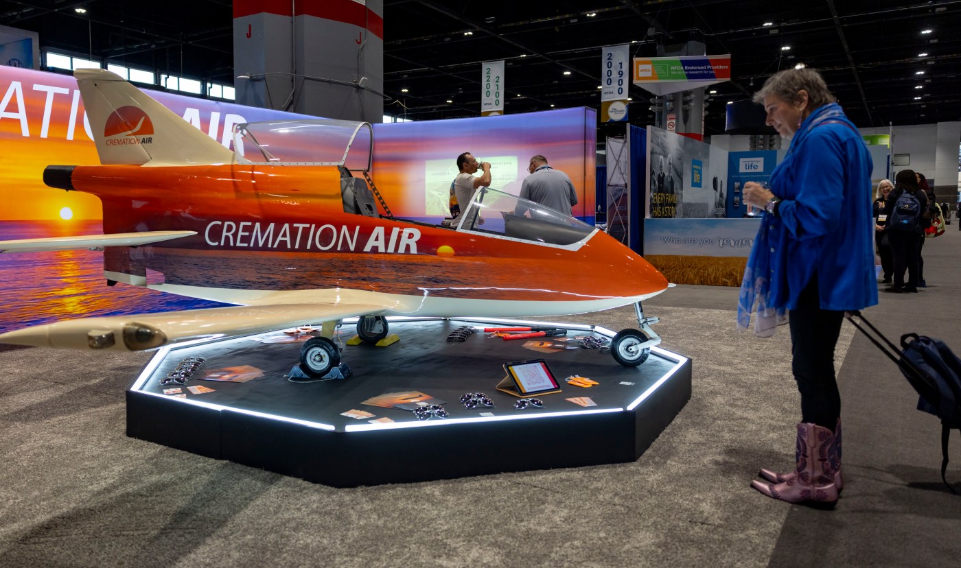 Chicago Funeral Directors Convention Showcases Innovative Farewells