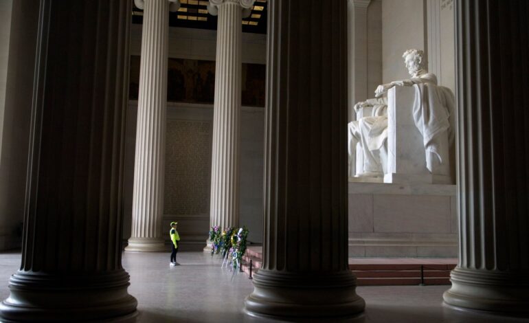 Chicago Reflects on Thanksgiving’s Meaning Amid Current Divisions