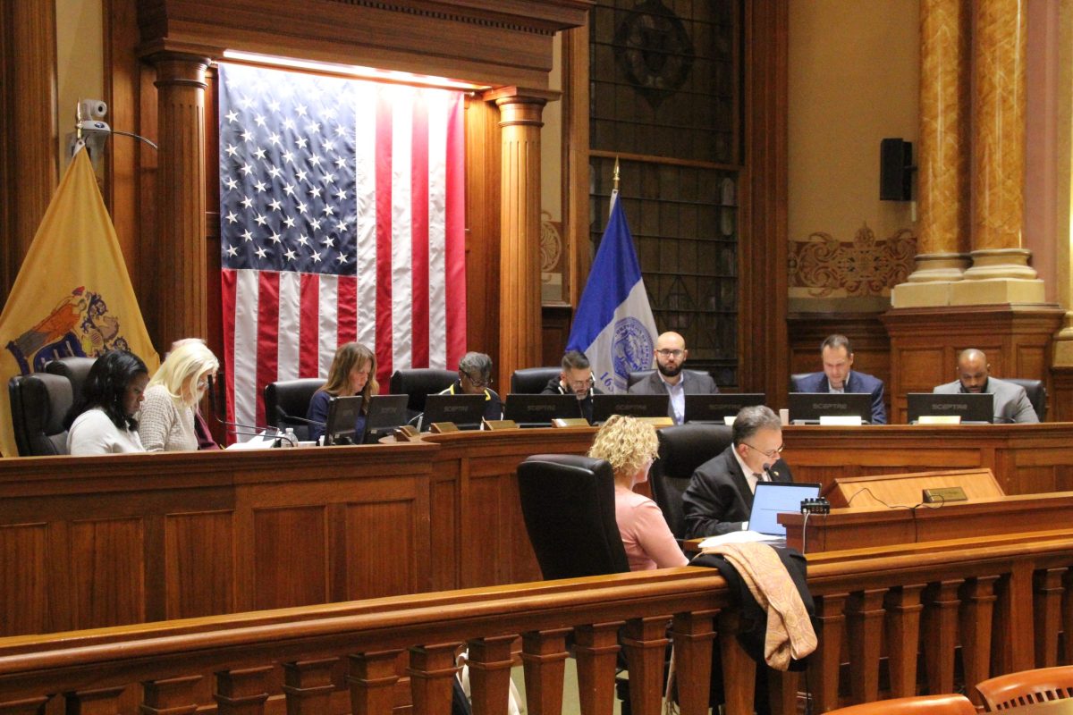 City Council Passes Urgent Pet Store Ban, Tweaks Hospital Zoning