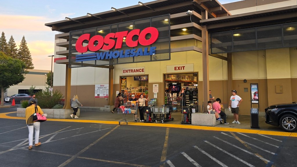 Costco Issues Urgent Recall of Salads Over Plastic Contamination