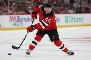 Devils Edge Penguins in Shootout, Seize 1st Place in Division
