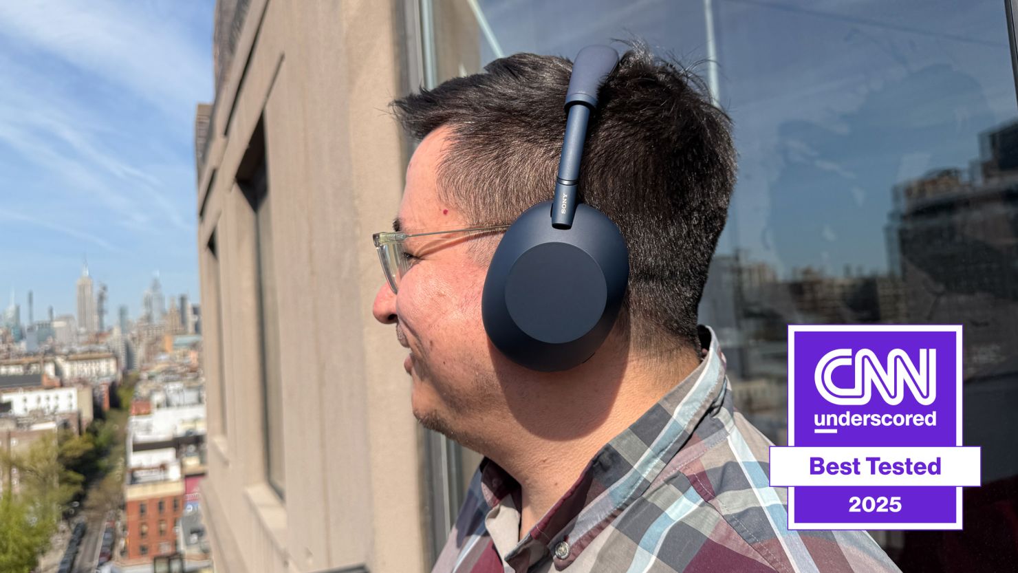 Discover the Top 3 Noise-Canceling Headphones for Travelers