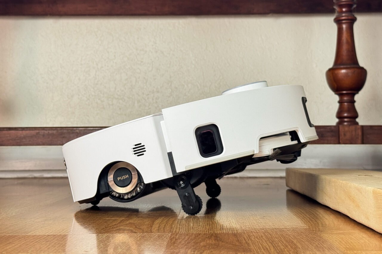 Dreame Aqua10 Ultra Roller Falls Short Despite Innovative Features