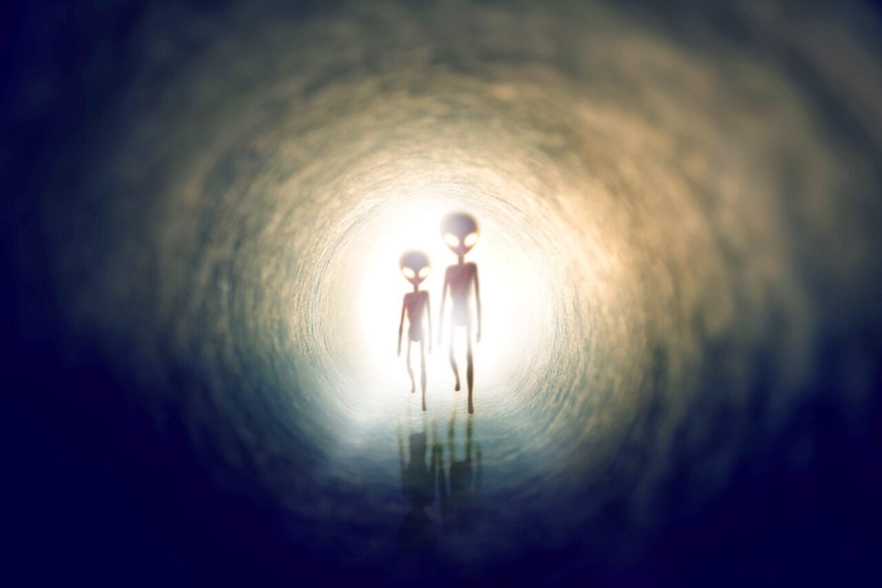 Exploring the Physics of Alien Life in New Book