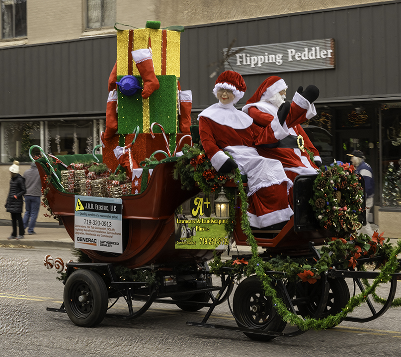 Florence Kicks Off Inaugural Holly Jolly Parade to Celebrate Community