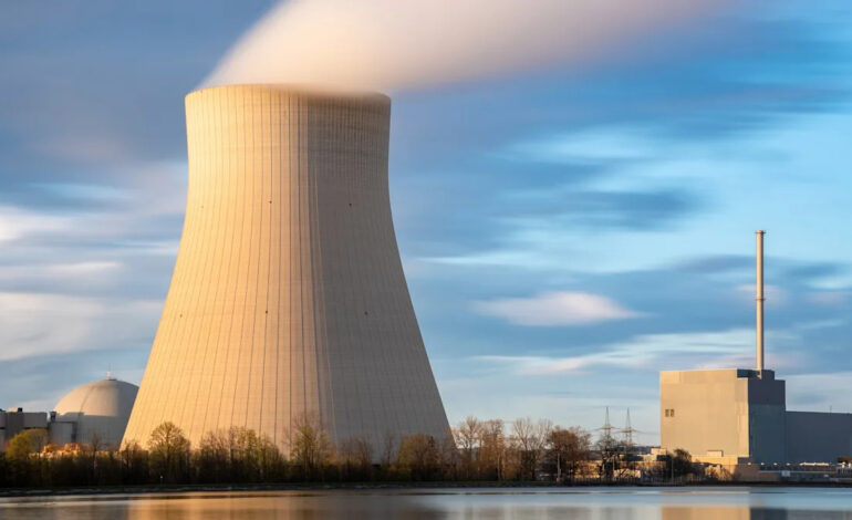 Former SpaceX Engineers Launch Revolutionary Small Nuclear Reactors