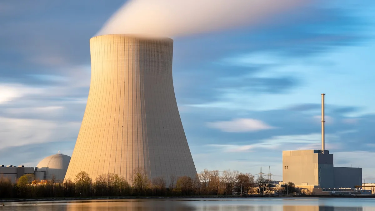 Former SpaceX Engineers Launch Revolutionary Small Nuclear Reactors