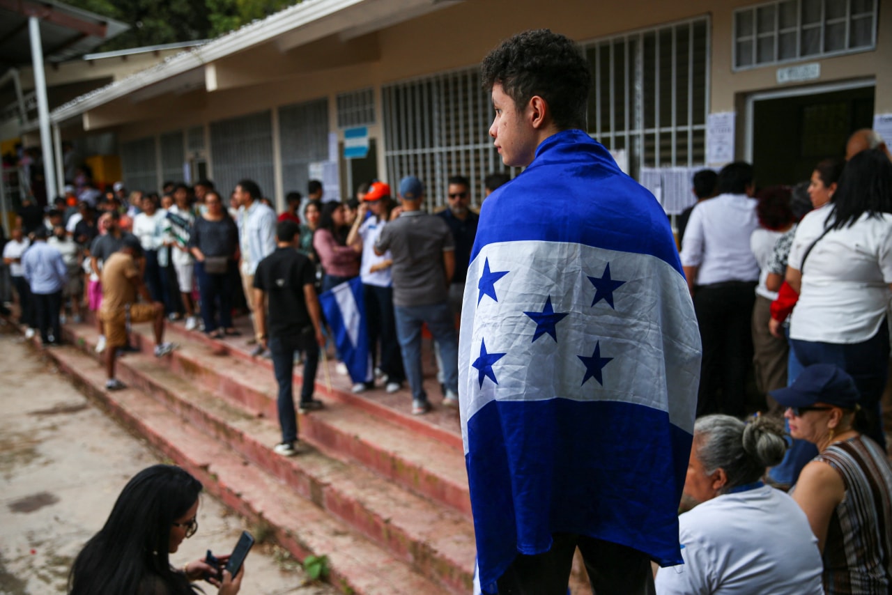 Honduras Faces Tight Election as Trump Weighs in on Pardon Plans