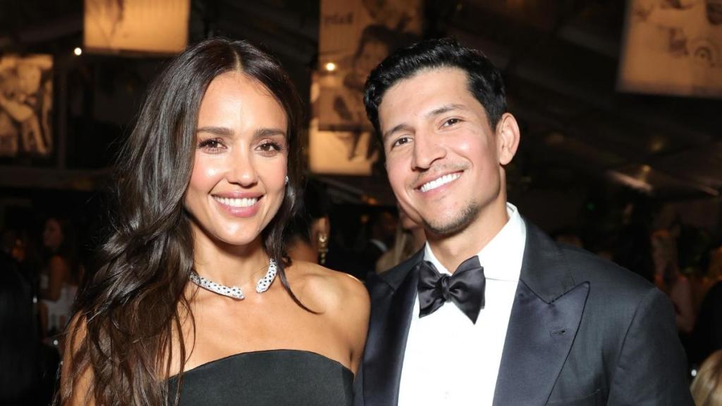 Jessica Alba Officially Debuts with Danny Ramirez on Instagram