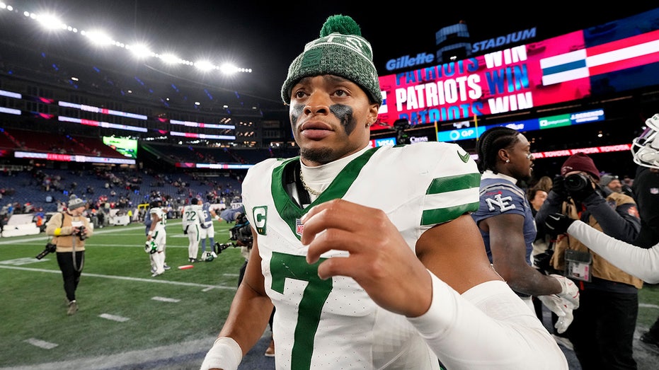 Jets’ Justin Fields Reacts Bluntly to Benching Ahead of Ravens Game