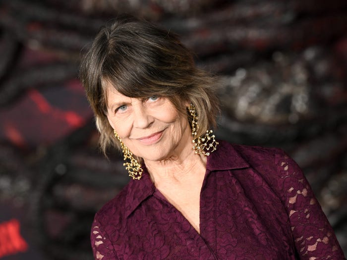 Linda Hamilton, 69, Embraces Aging, Ditches Beauty Standards