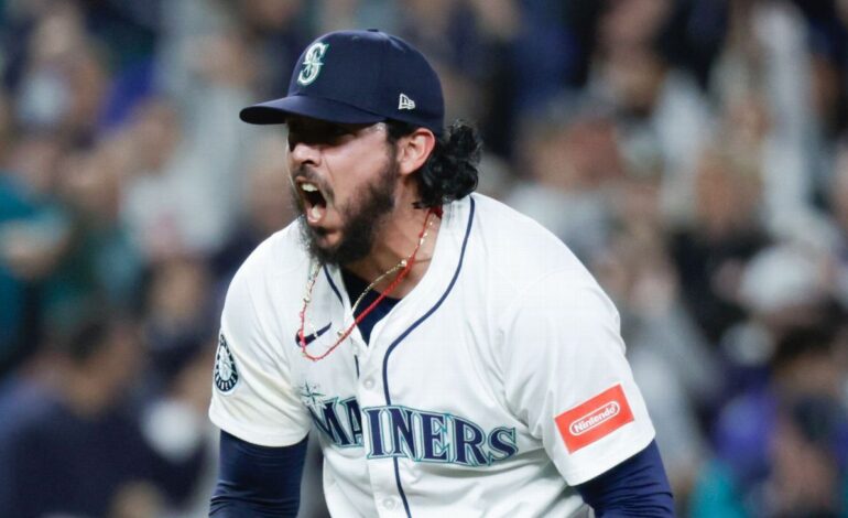 Mariners Activate $7M Option on All-Star Closer Munoz for 2026