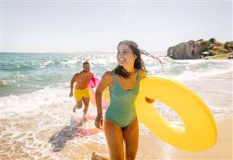 Newark Advertiser Offers FREE Shopping Vouchers Just in Time for Christmas