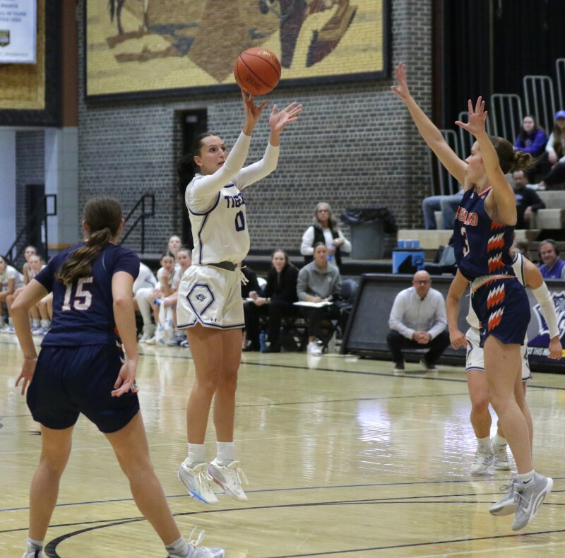 No. 16 Dakota Wesleyan Women Crush Midland 93-45 in Home Showdown