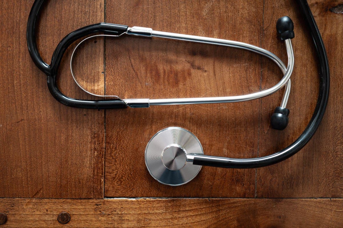 Oncologist Abandons White Coat to Foster Patient Connections