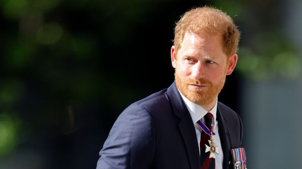 Prince Harry Urges Sisters Eugenie and Beatrice to Move to U.S.
